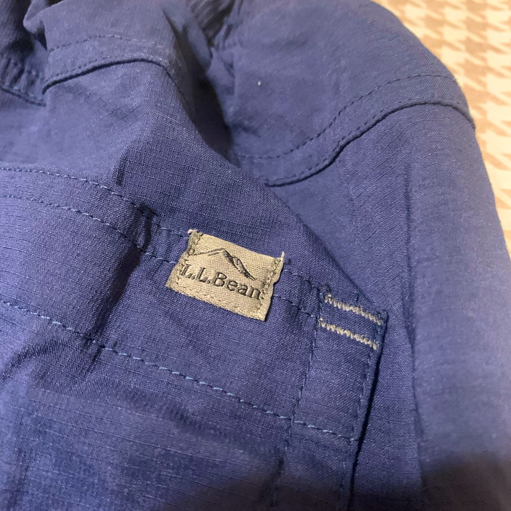 LL Bean cropped utility pants. Elastic waist. Plenty of pockets. Navy blue. Lg. - Picture 6 of 7